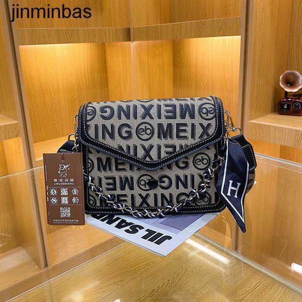 tote bag factory wholesale and retail new style live broadcast in early autumn of 2023 fashionable letter printing one shoulder diagonal ver
tote bag factory wholesale and retail new style live broadcast in early autumn of 2023 fashionable letter printing one shoulder diagonal ver