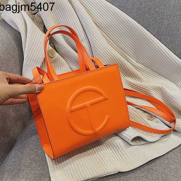 design bag factory wholesale and retail t family mini hand female 2023 new letter msenger simple tote bag single shoulder
design bag factory wholesale and retail t family mini hand female 2023 new letter msenger simple tote bag single shoulder