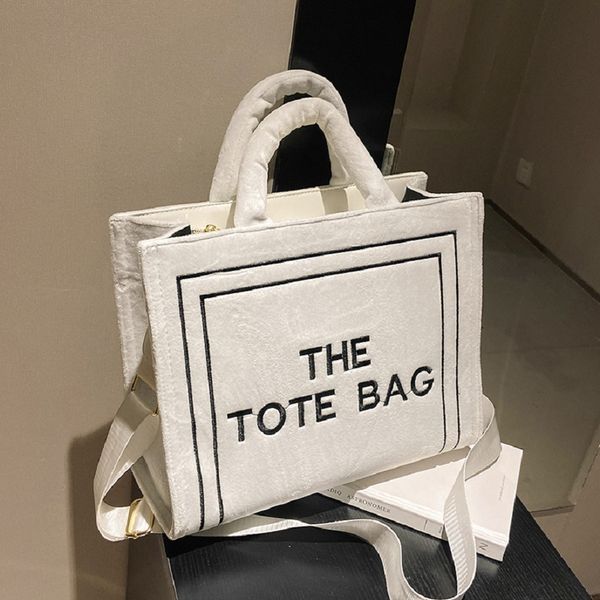 new designer luxury tote bag for women's commuter bag with foreign style and cross-body bag 10
new designer luxury tote bag for women's commuter bag with foreign style and cross-body bag 10