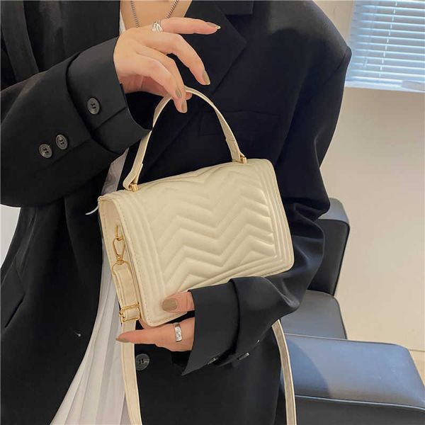 design bag factory wholesale and retail high sense style women's new fashion korean version versatile msenger wave one shoulder small s
design bag factory wholesale and retail high sense style women's new fashion korean version versatile msenger wave one shoulder small s