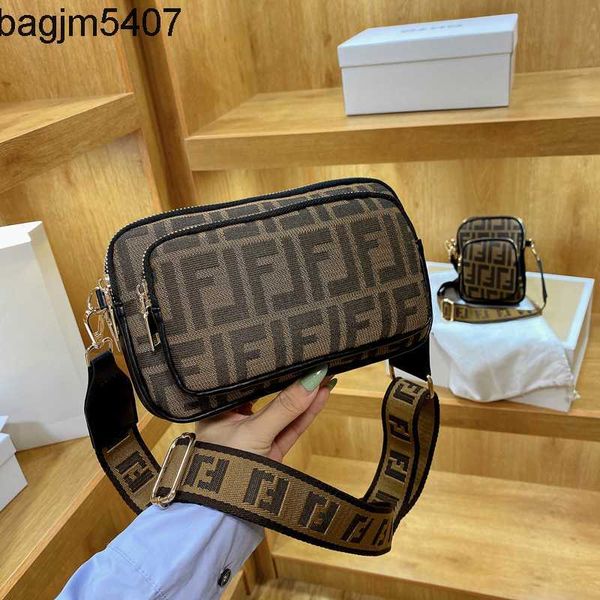 design bag factory wholesale and retail bag women 2023 new fashion printed broadband single shoulder msenger trend simple small square women
design bag factory wholesale and retail bag women 2023 new fashion printed broadband single shoulder msenger trend simple small square women