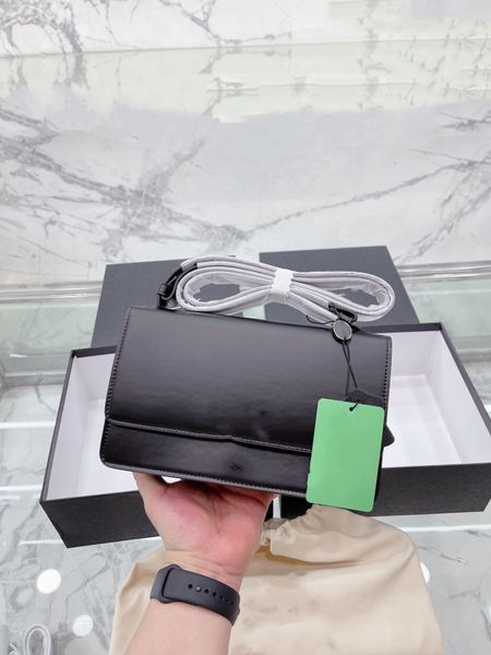 designer handbag 5a qulity fashion bags classic womens handbags ladies black white cross body bag
designer handbag 5a qulity fashion bags classic womens handbags ladies black white cross body bag