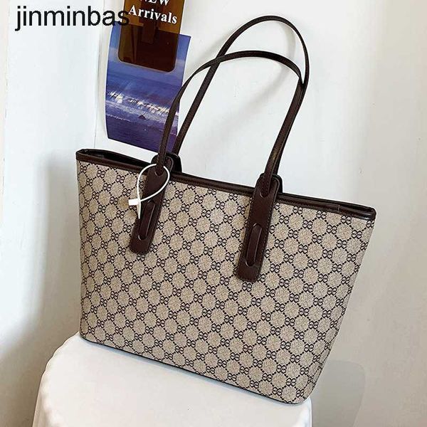 tote bag factory wholesale and retail physical bag new women's 2023 online red fashion shoulder texture large capacity
tote bag factory wholesale and retail physical bag new women's 2023 online red fashion shoulder texture large capacity