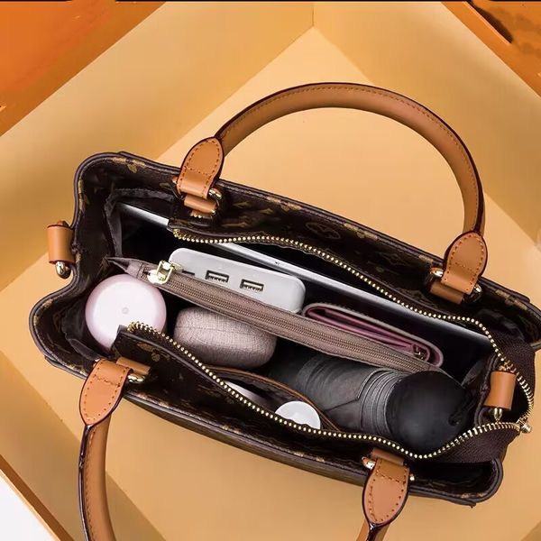 2022 plush armpit handbag designer backpack fashion luxury handbag women's messenger bag fabric comfortable
2022 plush armpit handbag designer backpack fashion luxury handbag women's messenger bag fabric comfortable