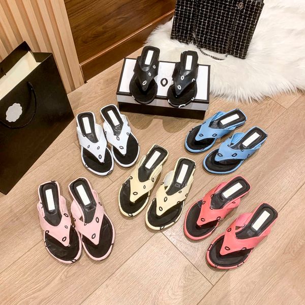 2023 fashion slippers lambskin printed slide thong sandals women shoes beach luxury slipper white black pink cream blue red summer
2023 fashion slippers lambskin printed slide thong sandals women shoes beach luxury slipper white black pink cream blue red summer