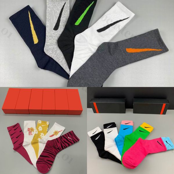 fashion brand men's cotton socks classic black white women men breathable cotton mixing football basketball sports ankle sock winter fo
fashion brand men's cotton socks classic black white women men breathable cotton mixing football basketball sports ankle sock winter fo