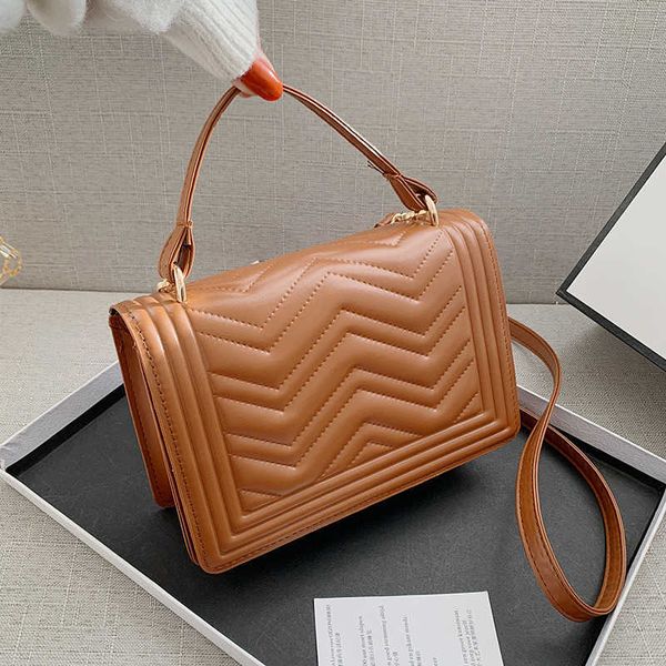 design bag factory wholesale and retail korean version new embroidered thread hand women's single shoulder msenger small square
design bag factory wholesale and retail korean version new embroidered thread hand women's single shoulder msenger small square