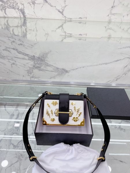designer tabby pillow shoulder bag women luxury leather charm handbag zip fastening especially to show the texture designers fashion handbag
designer tabby pillow shoulder bag women luxury leather charm handbag zip fastening especially to show the texture designers fashion handbag