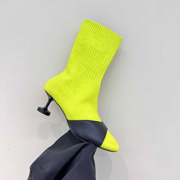 luxury designer round toe fly knit high heels knitted medium elastic sock boots women's summer boots 221130, Black
luxury designer round toe fly knit high heels knitted medium elastic sock boots women's summer boots 221130, Black