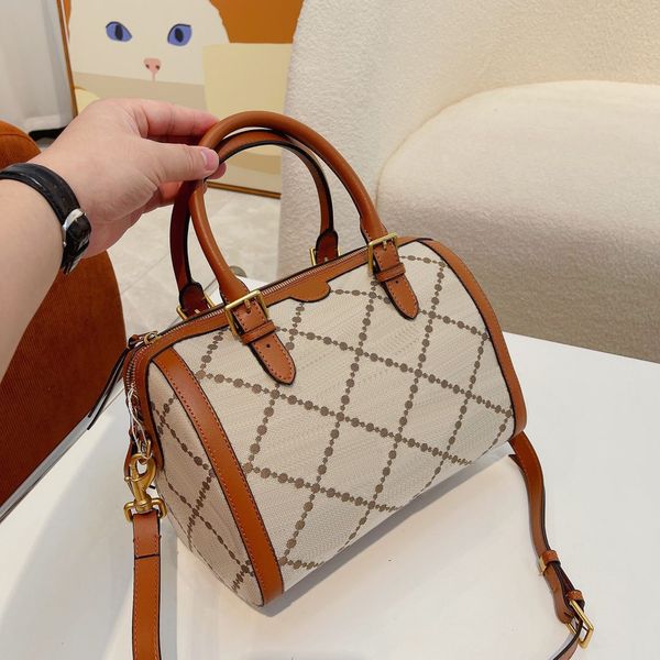 fashion messenger bags chain plain hasp crossbody letter lady cool summer casual classic style women great handbags evening shopping totes c
fashion messenger bags chain plain hasp crossbody letter lady cool summer casual classic style women great handbags evening shopping totes c