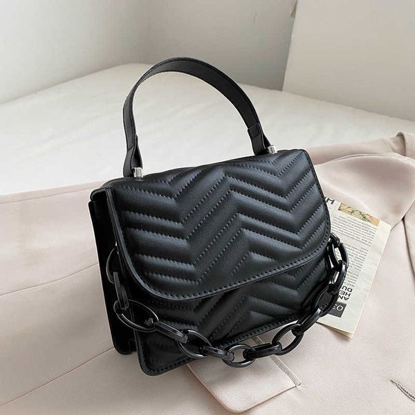 design bag factory wholesale and retail handbag women summer new fashion acrylic chain small square bag women's one shoulder crossbody
design bag factory wholesale and retail handbag women summer new fashion acrylic chain small square bag women's one shoulder crossbody