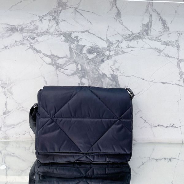 re-nylon padded hobo black leather bags for women laphandbag over the shoulder bags flip purse messenger bag
re-nylon padded hobo black leather bags for women laphandbag over the shoulder bags flip purse messenger bag