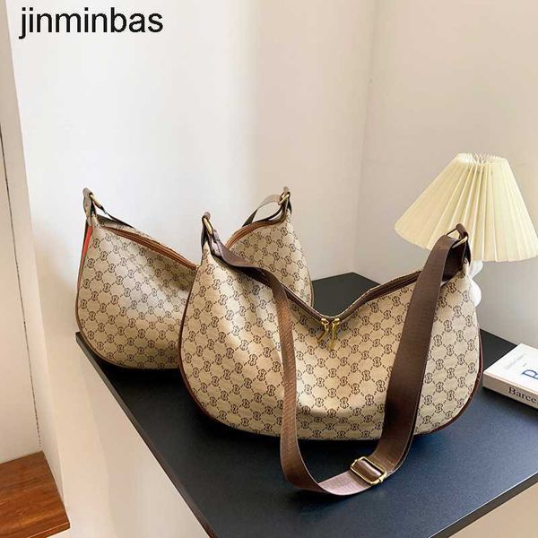 tote bag factory wholesale and retail armpit female 2023 autumn winter new fashion printed shoulder versatile cross body dumpling
tote bag factory wholesale and retail armpit female 2023 autumn winter new fashion printed shoulder versatile cross body dumpling