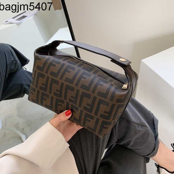 design bag factory wholesale and retail cosmetic large capacity travel portable cosmetic storage windnet red wash new super fire
design bag factory wholesale and retail cosmetic large capacity travel portable cosmetic storage windnet red wash new super fire
