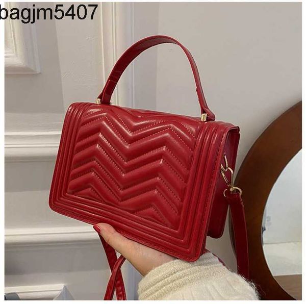 design bag factory wholesale and retail bag women's autumn winter new fashion with wtern style small square tidy wide shoulder strap on
design bag factory wholesale and retail bag women's autumn winter new fashion with wtern style small square tidy wide shoulder strap on