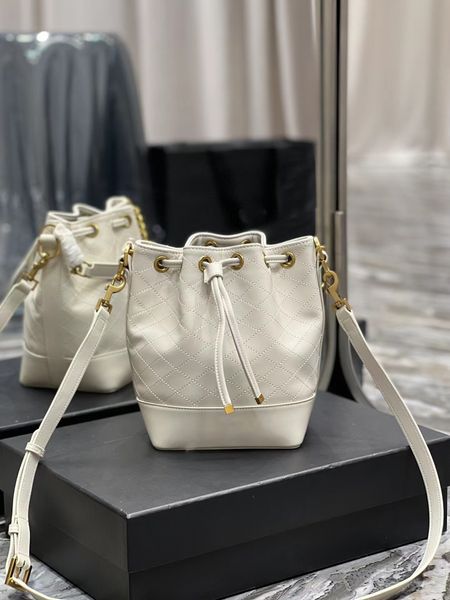 luxury bag designer handbag women fashion shoulder bags bucket bag crossbody leather drawstring purse large capacity winter cosmetics high-e
luxury bag designer handbag women fashion shoulder bags bucket bag crossbody leather drawstring purse large capacity winter cosmetics high-e