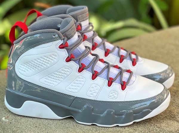 authentic 9 fire red basketball shoes 9s white cool grey men sports sneakers with original box ct8019-162
authentic 9 fire red basketball shoes 9s white cool grey men sports sneakers with original box ct8019-162
