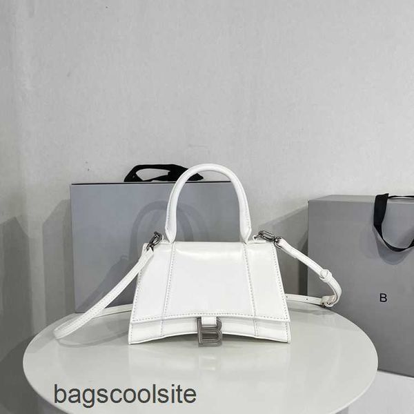 balencigas balencaigaity b autumn fragrant bag body designer balencaigass ins hourglass bags winter cross hourglass stone pattern small bale
balencigas balencaigaity b autumn fragrant bag body designer balencaigass ins hourglass bags winter cross hourglass stone pattern small bale