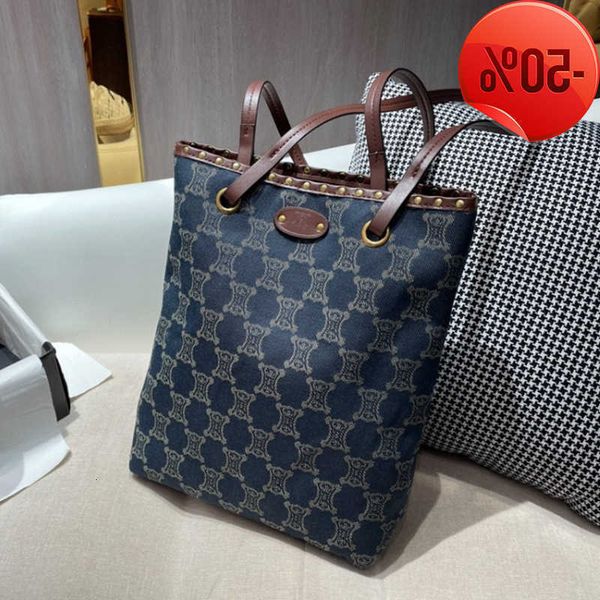 designer bag arc de triomphe medieval cowboy tote bag 2022 new female tannin large capacity shopping factory direct sale
designer bag arc de triomphe medieval cowboy tote bag 2022 new female tannin large capacity shopping factory direct sale