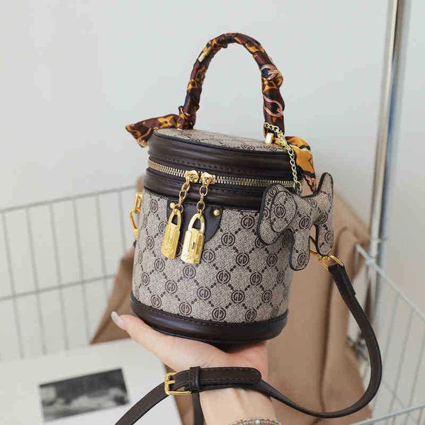 stuff sacks flower bag women's 2023 19 spring and autumn new personalized portable bucket oblique cross small commuter sling one should
stuff sacks flower bag women's 2023 19 spring and autumn new personalized portable bucket oblique cross small commuter sling one should