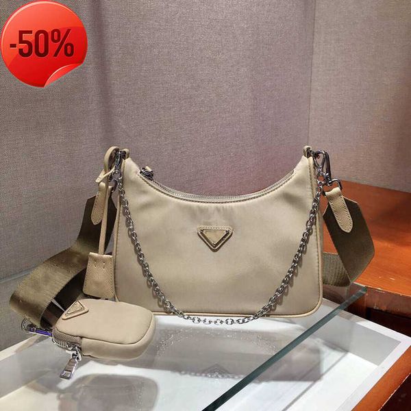 designer bags fashion re-edition 2005 nylon woman luxurys men digners womens mens crossbody tote hobo shoulder purs hand bag wallet backpak
designer bags fashion re-edition 2005 nylon woman luxurys men digners womens mens crossbody tote hobo shoulder purs hand bag wallet backpak