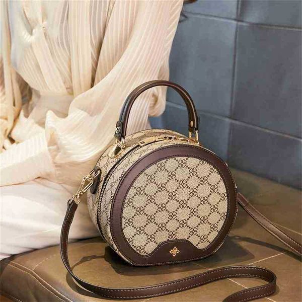 messenger bags live broadcast new printed handbag women's bag new sling one shoulder foreign style small round bag
messenger bags live broadcast new printed handbag women's bag new sling one shoulder foreign style small round bag