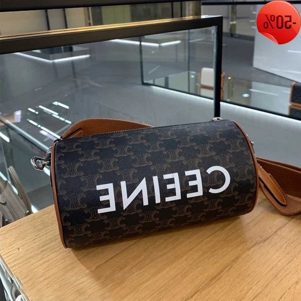 designer bag 2022 new triumphal arch old flower cylinder leather wide belt crossbody shoulder middle ancient boston pillow factory direct sa 
designer bag 2022 new triumphal arch old flower cylinder leather wide belt crossbody shoulder middle ancient boston pillow factory direct sa