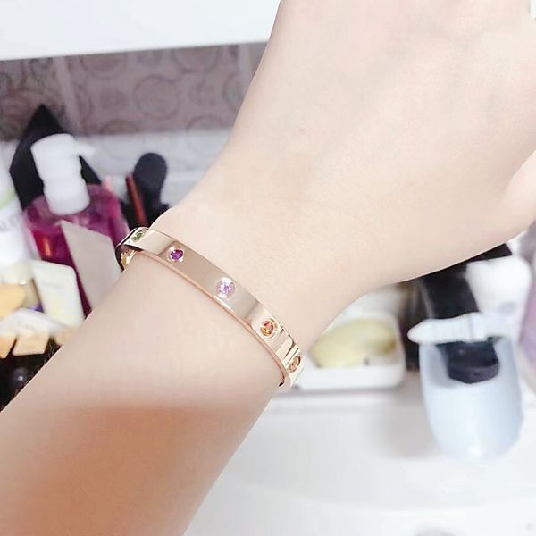 designer women's bangle bracelet classic screwdriver bangle boys and girls 18k gold color white crystal valentine's day wedding gi, Black
designer women's bangle bracelet classic screwdriver bangle boys and girls 18k gold color white crystal valentine's day wedding gi, Black