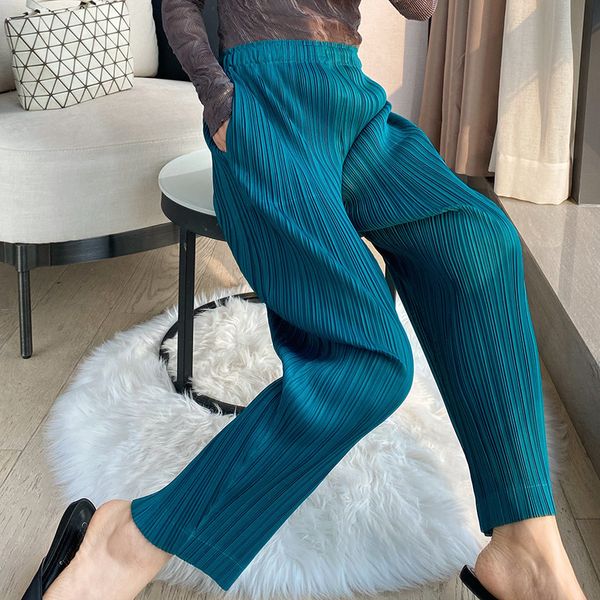 women s pants s miyake designer ladies pleated feet straight pants high waist harem casual women 220930, Black;white
women s pants s miyake designer ladies pleated feet straight pants high waist harem casual women 220930, Black;white