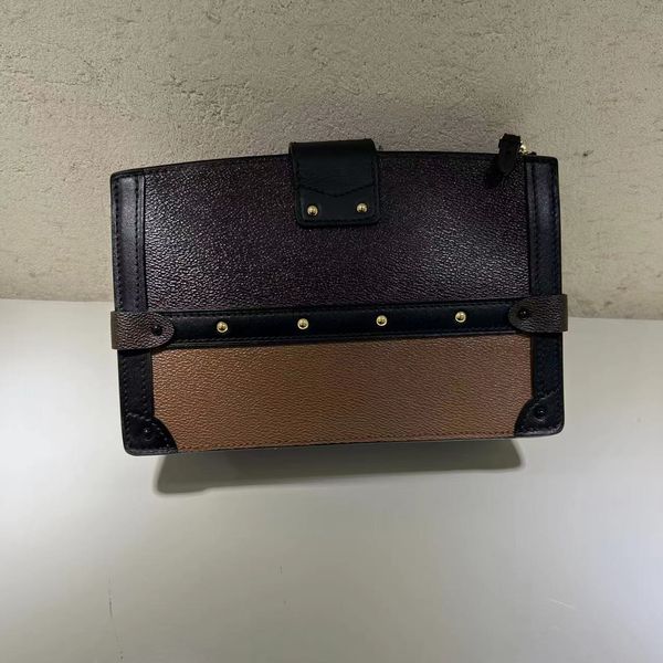 fashion designer women's bag leather color matching chain armpit single shoulder oblique span retro manhattan small square bag horsebit
fashion designer women's bag leather color matching chain armpit single shoulder oblique span retro manhattan small square bag horsebit