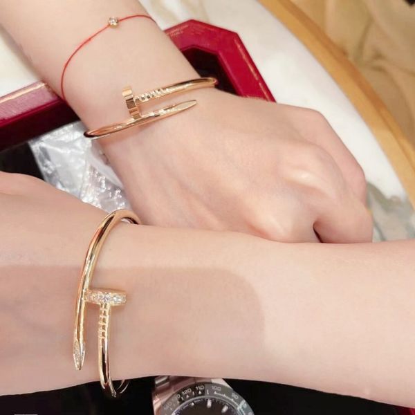 women's nail bracelet fashion luxury bangle 18k gold valentine's day wedding love gift 316l stainless steel jewelry factory wholes, Black
women's nail bracelet fashion luxury bangle 18k gold valentine's day wedding love gift 316l stainless steel jewelry factory wholes, Black