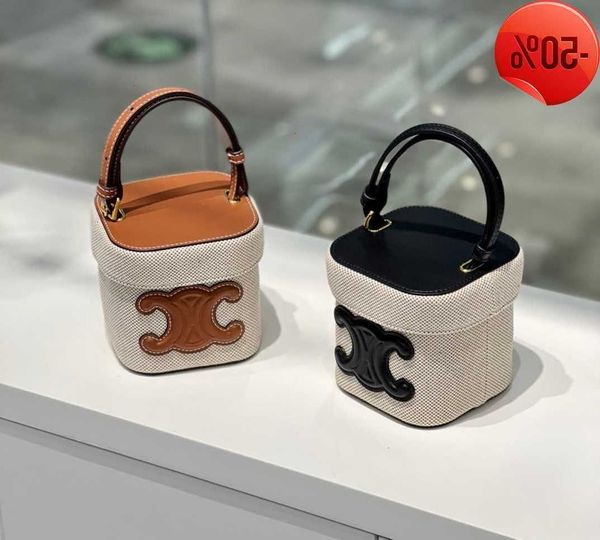 designer bag 2022 four seasons new fashion three-dimensional square triumphal arch box bag canvas bucket female factory direct sale
designer bag 2022 four seasons new fashion three-dimensional square triumphal arch box bag canvas bucket female factory direct sale
