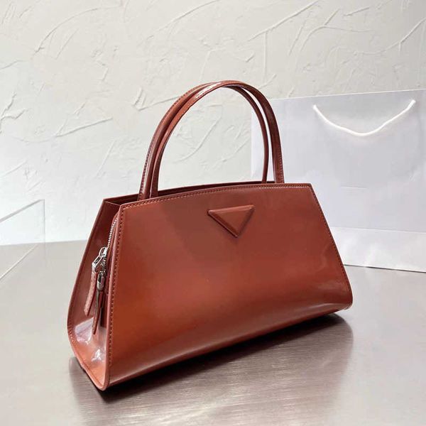 totes prbag vintage handbag triangle designer bags cowhide crossbody bags women large capacity shoulder leather handbag purses 220920
totes prbag vintage handbag triangle designer bags cowhide crossbody bags women large capacity shoulder leather handbag purses 220920