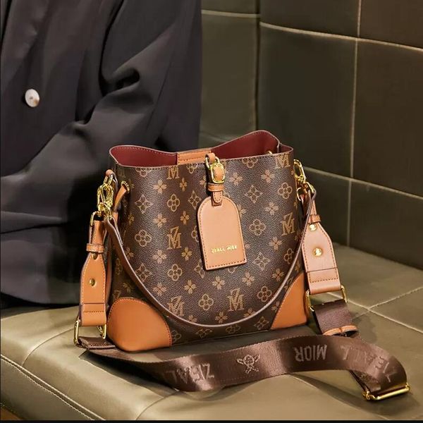 design vintage bucket bag 2022 women's fashion retro style one shoulder crossbody bags printed color handbag
design vintage bucket bag 2022 women's fashion retro style one shoulder crossbody bags printed color handbag