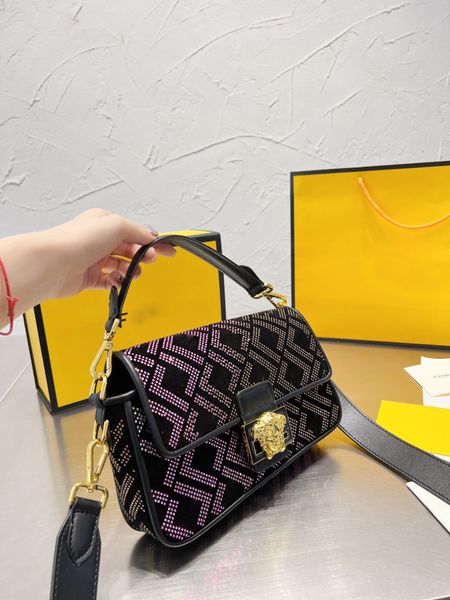 fashion leather shoulder bags luxury lambskin purse designer handbag retro style handle metal sheets chain cross body women bag
fashion leather shoulder bags luxury lambskin purse designer handbag retro style handle metal sheets chain cross body women bag