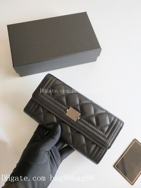 news design luxury wallet genuine letter brand play cc chain clutch lambskin diamond pattern pouch women's le boy long wallet caviar pu, Red;black
news design luxury wallet genuine letter brand play cc chain clutch lambskin diamond pattern pouch women's le boy long wallet caviar pu, Red;black