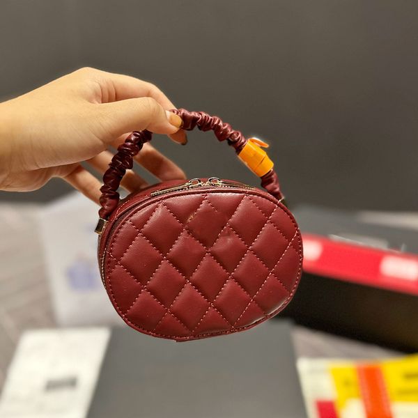 designers classic mini women lambskin bags quilted matelasse handbags 5a quality genuine leather cosmetic vanity handbag luxury designer wal
designers classic mini women lambskin bags quilted matelasse handbags 5a quality genuine leather cosmetic vanity handbag luxury designer wal