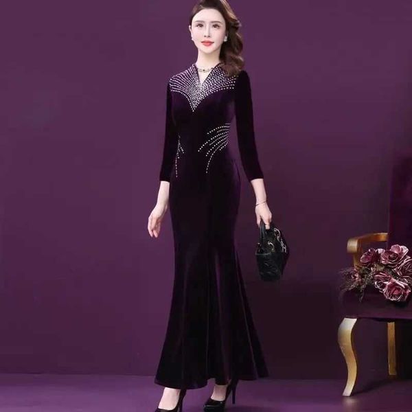 party dresses women's banquet maxi evening dress velvet ladies long dress women hand embroidered pearls luxury grace plus size summer a, White;black
party dresses women's banquet maxi evening dress velvet ladies long dress women hand embroidered pearls luxury grace plus size summer a, White;black