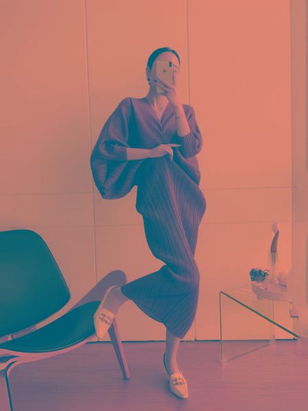 dresses miyake pleated 2022 women's bat sleeve v-neck loose long fee size dress women's vestidos de fiesta spot quick delivery, Black;gray
dresses miyake pleated 2022 women's bat sleeve v-neck loose long fee size dress women's vestidos de fiesta spot quick delivery, Black;gray