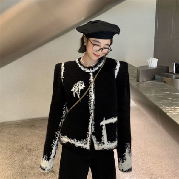 womens jackets ladies elegant cardigan jacket luxury sweater black jacquard vintage french luxury brand cardigan coat 220930, Black;brown
womens jackets ladies elegant cardigan jacket luxury sweater black jacquard vintage french luxury brand cardigan coat 220930, Black;brown