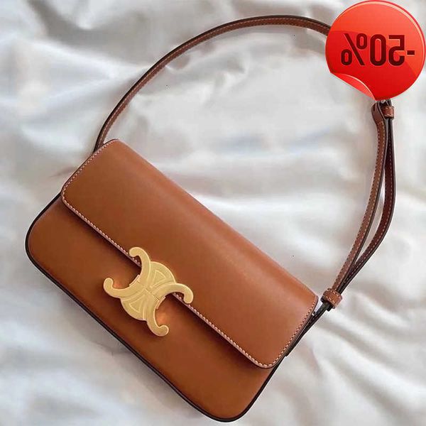 designer bag spring and summer 2022 new triumphal arch underarm tofu elegant lock small square one shoulder hand-held women's factory d
designer bag spring and summer 2022 new triumphal arch underarm tofu elegant lock small square one shoulder hand-held women's factory d