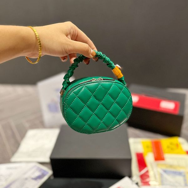 mini women portable luxury designer cosmetic bag with mirror matelasse chain genuine leather quilted small handbag fashion wallet key pouch
mini women portable luxury designer cosmetic bag with mirror matelasse chain genuine leather quilted small handbag fashion wallet key pouch