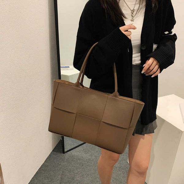 venetas bag bottegas arco tote big bag women's 2022 autumn and winter new fashion design woven shoulder portable versatile
venetas bag bottegas arco tote big bag women's 2022 autumn and winter new fashion design woven shoulder portable versatile
