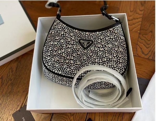 2022 latest diamond women shoulder bag summer underarm purses fashion lady designers luxurys brand handbags hobo nylon shiny handbag
2022 latest diamond women shoulder bag summer underarm purses fashion lady designers luxurys brand handbags hobo nylon shiny handbag