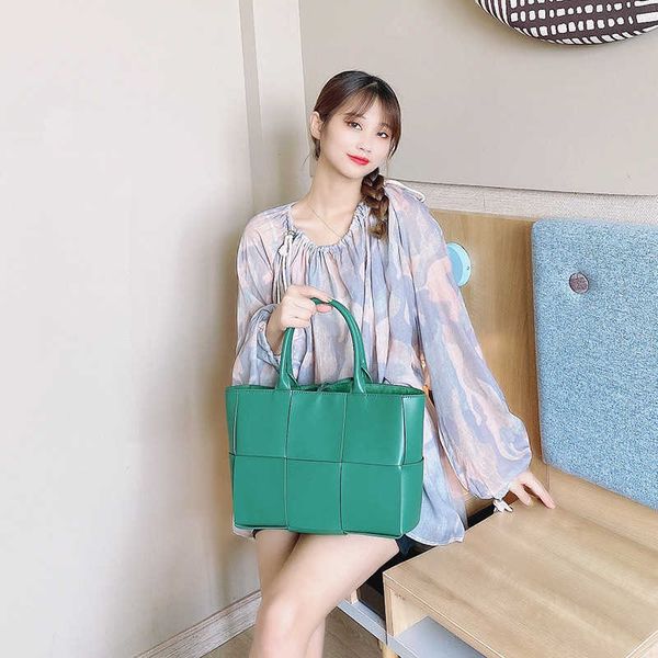 designer bag botte bags vene arco tote leather woven minority design large capacity portable bag fashion versatile single shoulder diagonal
designer bag botte bags vene arco tote leather woven minority design large capacity portable bag fashion versatile single shoulder diagonal