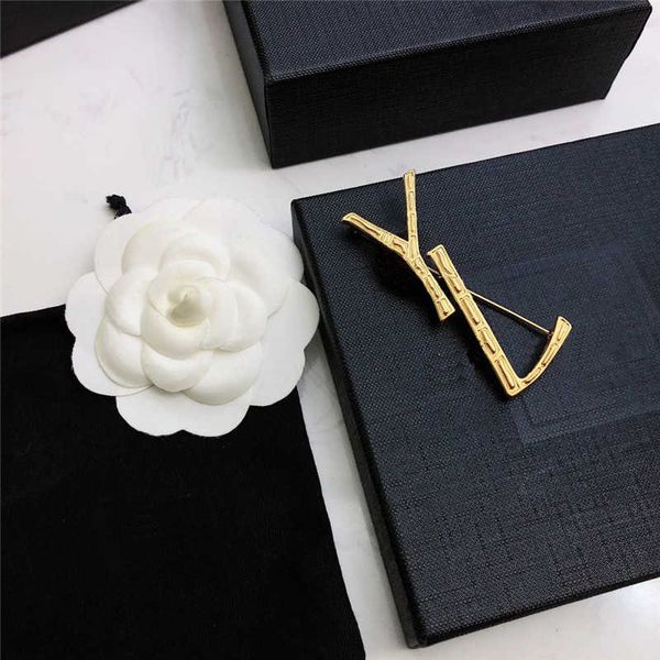new luxury designer brooch jewelry classic pin for suit dress letter jewellry gold broochs pins clothes ornament party, Gray
new luxury designer brooch jewelry classic pin for suit dress letter jewellry gold broochs pins clothes ornament party, Gray