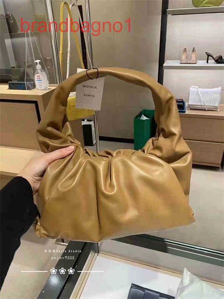 bottegas bags venetas designer pouch bag luxury women clutch handbags d medium cow leather cloud armpit knotted y3f5
bottegas bags venetas designer pouch bag luxury women clutch handbags d medium cow leather cloud armpit knotted y3f5