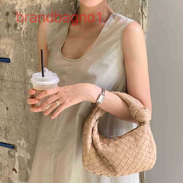 knotted designer bottegas handbags venetas jodie divani bag woven dumpling handbag versatile sheepsk designers bag crossbody with the logo
knotted designer bottegas handbags venetas jodie divani bag woven dumpling handbag versatile sheepsk designers bag crossbody with the logo