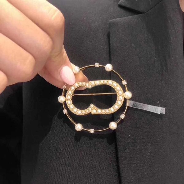 luxury designer jewelry gold plated pearls classic brooch vintage jewelry broochs clothes ornament wedding party fashion trendy pins, Gray
luxury designer jewelry gold plated pearls classic brooch vintage jewelry broochs clothes ornament wedding party fashion trendy pins, Gray