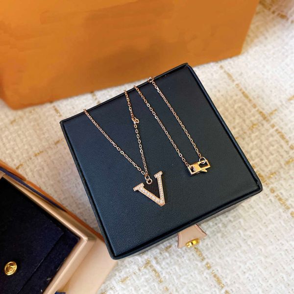 luxury designer jewelry gold classics diamond necklaces fashion letter design for mens womens wedding party ornaments, Silver
luxury designer jewelry gold classics diamond necklaces fashion letter design for mens womens wedding party ornaments, Silver